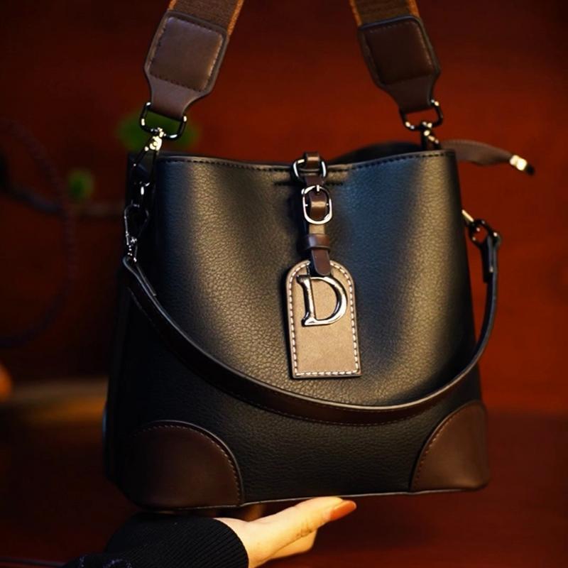 MB50626 New Retro Fashion Luxury Women&